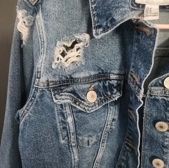 Forever 21 Cropped Jean Jacket size M - Picture 4 of 9